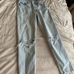 Levi’s distresses jeans